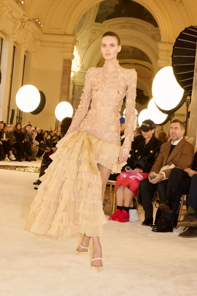 Look 1